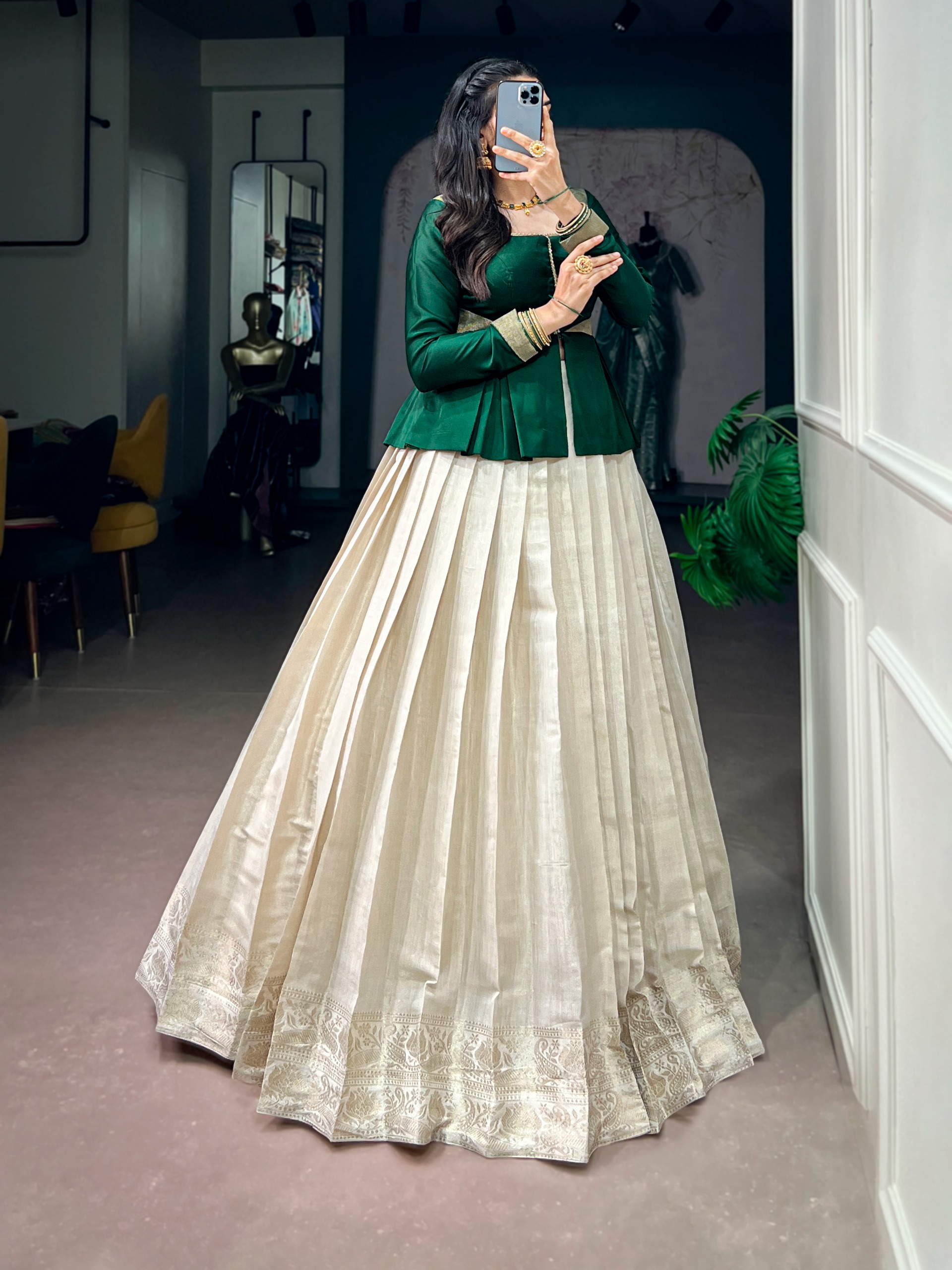 Lehenga, Top